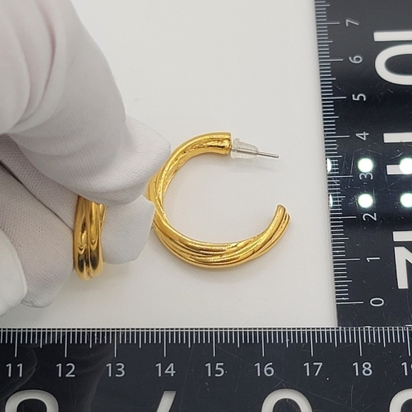 Napier Goldtone Twisted Hoop Earrings #766 - Picture 9 of 11